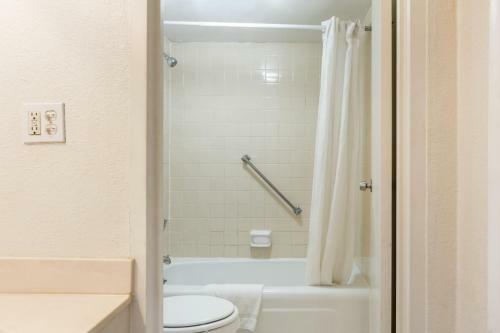 Motel Travelers Place Inn & Suites