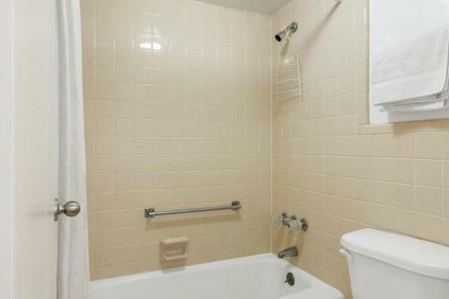 Motel Travelers Place Inn & Suites
