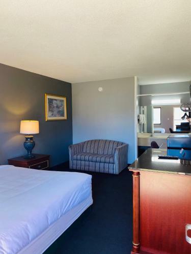 Motel Travelers Place Inn & Suites