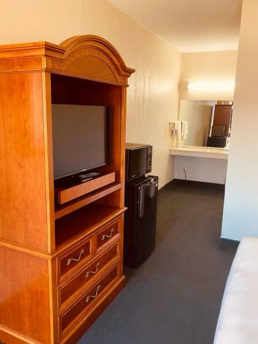Motel Travelers Place Inn & Suites