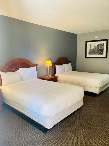 Motel Travelers Place Inn & Suites