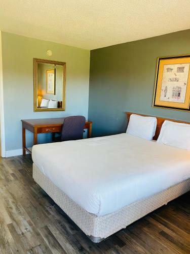 Motel Travelers Place Inn & Suites