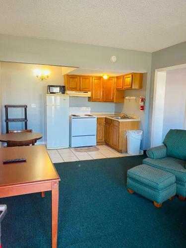 Motel Travelers Place Inn & Suites