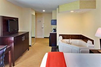 Holiday Inn Express Hotel & Suites Hamburg