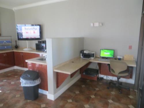 Motel Hallmarc Inn