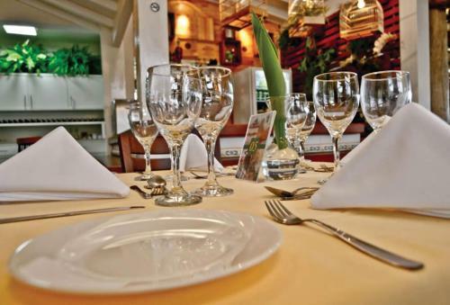Hostal Pousada E Restaurante Caminhos Do Bom Caf�
