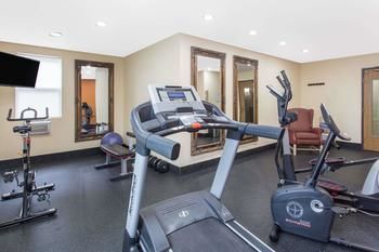 Hotel Baymont Inn And Suites Muskegon
