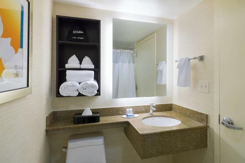 Crowne Plaza Hotel Paramus