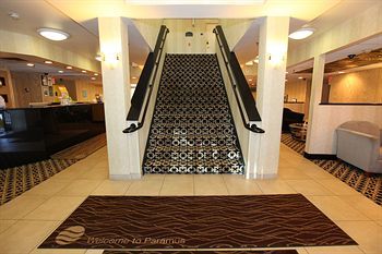 Hotel Comfort Inn And Suites Paramus