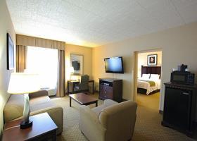 Hotel Comfort Inn And Suites Paramus