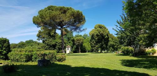 Hostal Ch�teau Le Tour - Chambres D'h�tes