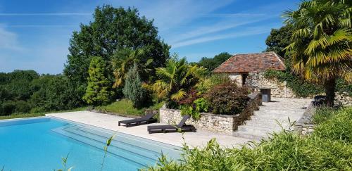 Hostal Ch�teau Le Tour - Chambres D'h�tes