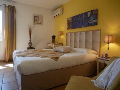 Hotel La Petite Auberge De Roussillon