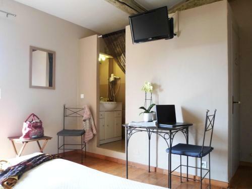 Hotel La Petite Auberge De Roussillon