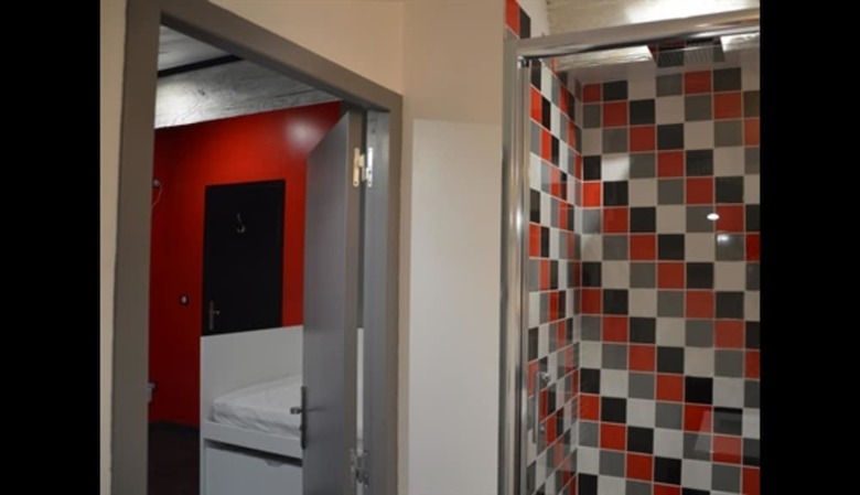 Hostal Guesthouse Le Pujol