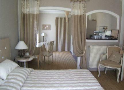 Hostal Les Chambres D'h�tes De La Ferrage