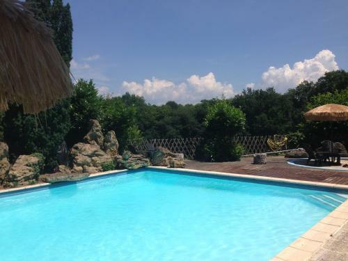 Hostal Chambres D'h�tes Et Roulotte Jeandemai