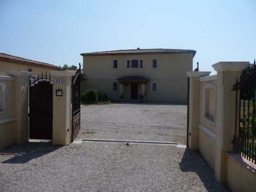 Bed & Breakfast Chambre D'h�tes "la Bastide Des Eucalyptus"
