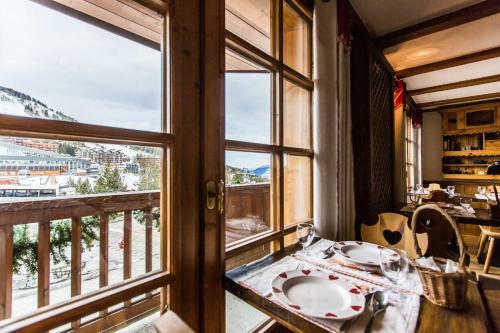 Hotel Les Monts Charvin