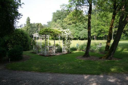 Bed & Breakfast Maison D'h�tes Domaine De Bernou