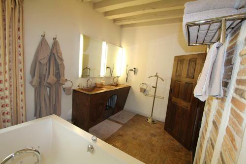 Bed & Breakfast Demeure Des Vieux Bains