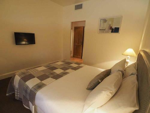Hostal Le Clos Des Cypr�s