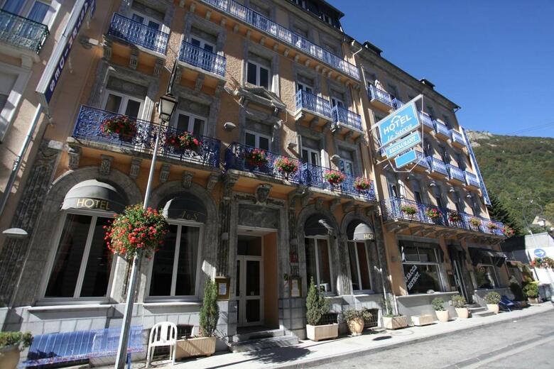 Hotel Le Sacca, Nouvelle �quipe