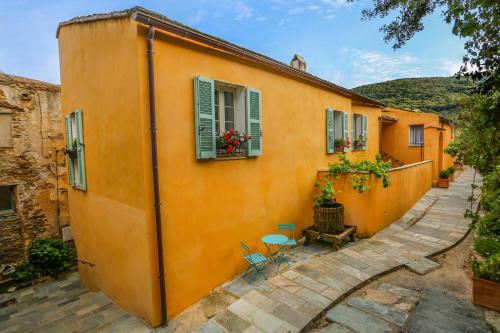 Bed & Breakfast Latu Corsu - Cote Corse Chambres D'h�tes