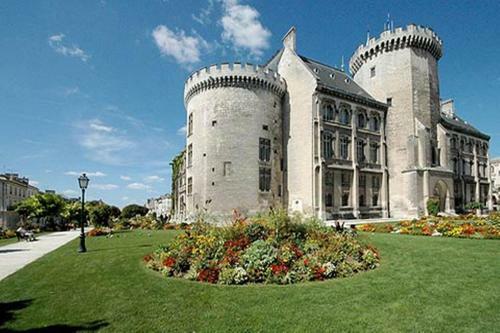 Hotel H�tel Des Pyr�n�es