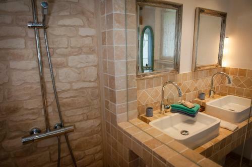 Bed & Breakfast Les 4 �l�ments Maison D'h�tes Design