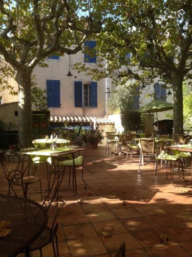 Hotel Le Clos Des Ar�mes
