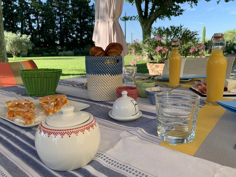 Bed & Breakfast Mas De Chantounette