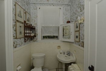 The Munroe Inn Bed And Breakfast