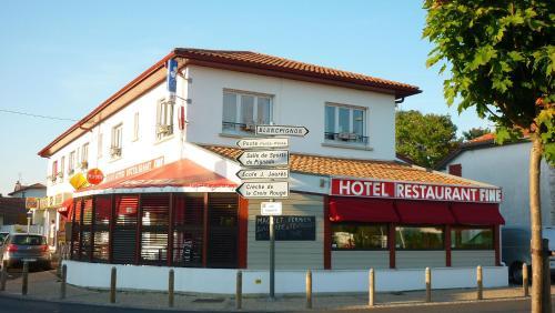 Hotel Fine