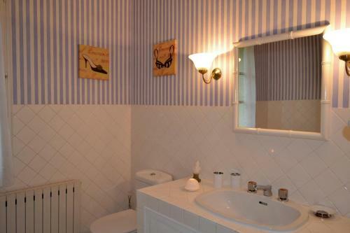 Hostal Chambres D'h�tes Domaine Du Hameau Baylesse
