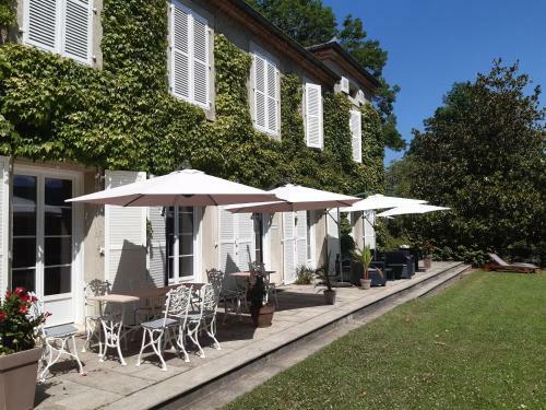 Hostal Chambres D'h�tes Domaine Du Hameau Baylesse