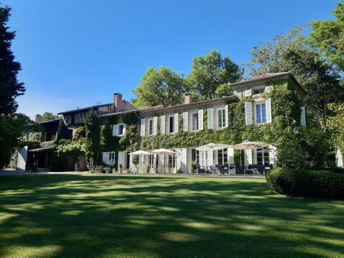 Hostal Chambres D'h�tes Domaine Du Hameau Baylesse