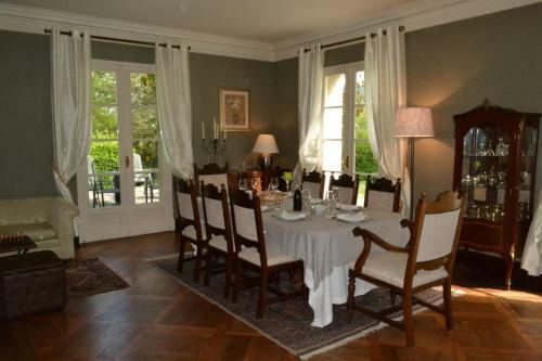 Hostal Chambres D'h�tes Domaine Du Hameau Baylesse