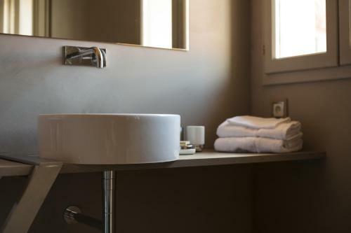 Bed & Breakfast Can Artists La Loge