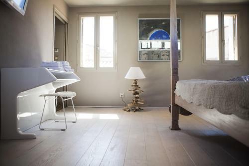 Bed & Breakfast Can Artists La Loge