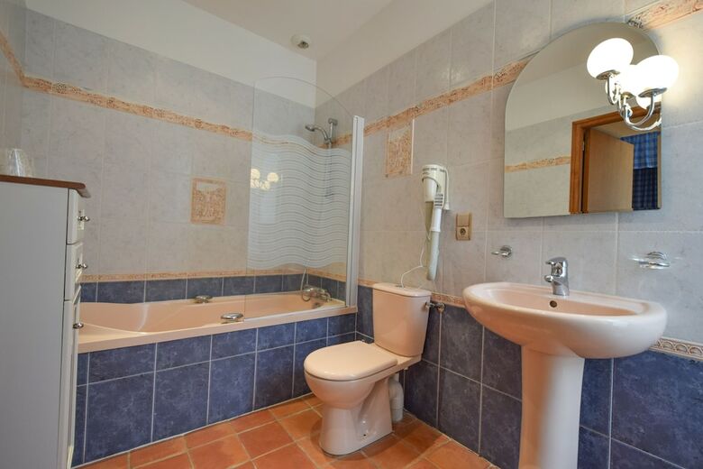 Hotel Domaine D'essendi�ras