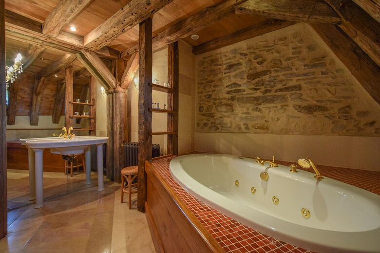 Hotel Domaine D'essendi�ras