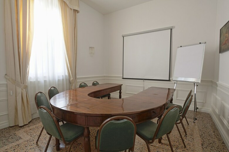 Rechigi Park Hotel