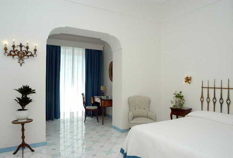 Hotel A Pazziella