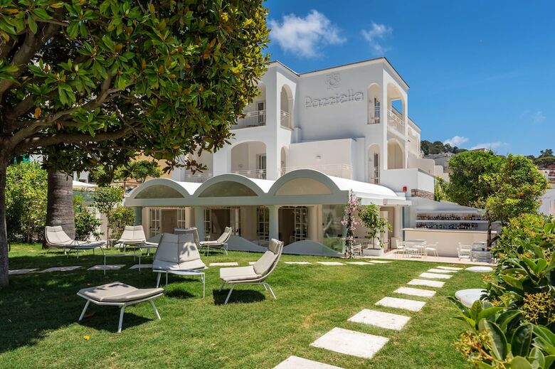 Hotel A Pazziella