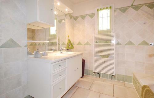 Holiday Home Visan With Mountain View 426