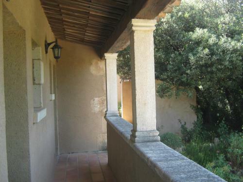 Les Garrigues De La Vall�e Des Baux