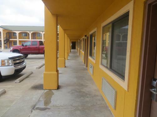 Motel La Grange Executive Inn And Suites