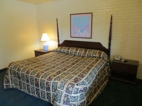 Hotel Cottonwood Inn
