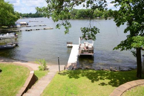 Hotel Riverside Resort